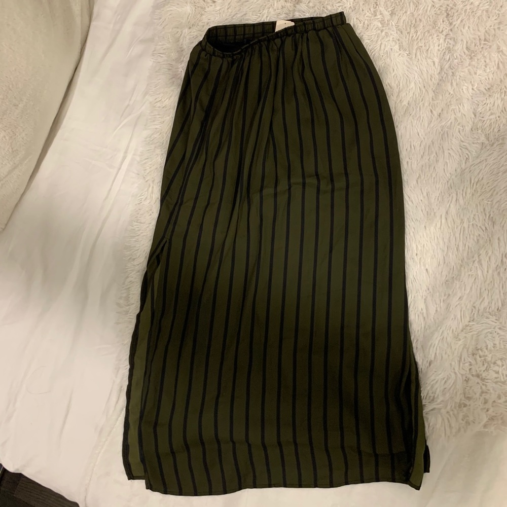 NWT Forever21 Maxi Skirt Size XS